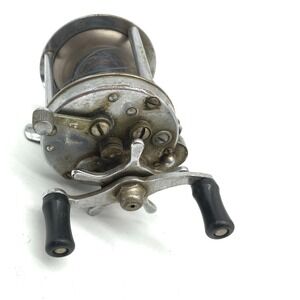 Vintage Pflueger Rocket No 1355 Baitcasting Fishing Reel Silver USA 1950s